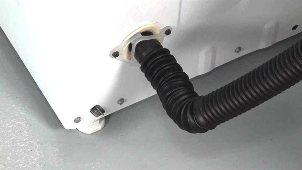 Drain hose kinked or kinked