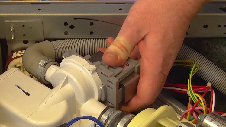 How to examine the Drain Pump