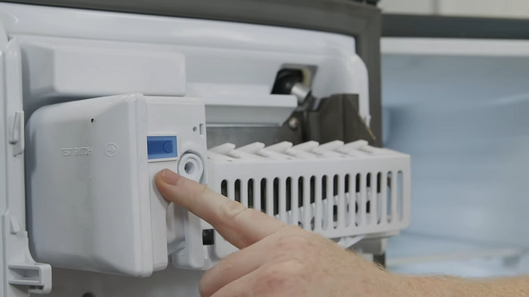 Resetting the Ice Maker on Samsung fridge